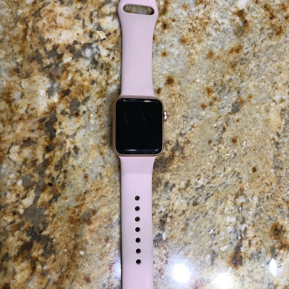 Rose Gold Apple Watch - Series 3 - 38 MM. main image 4